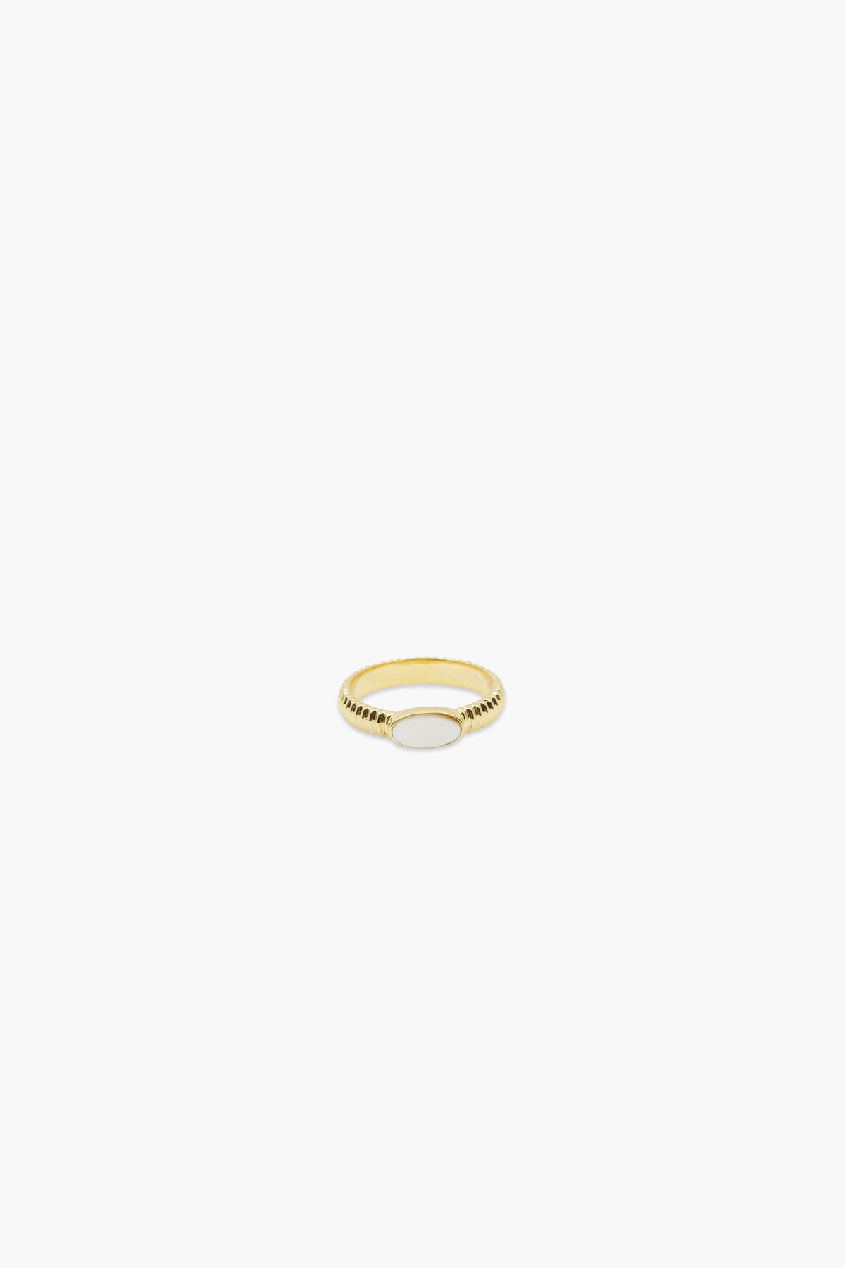 Memoir Mother Pearl Ring