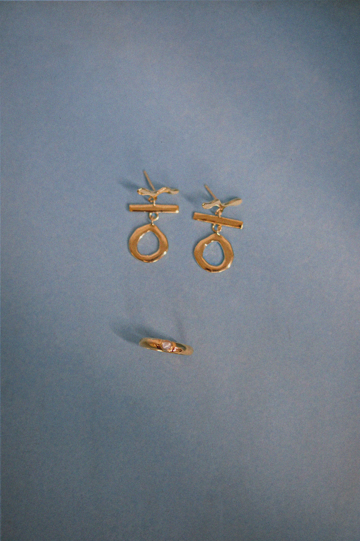 Movimiento Earrings + Aura Ring Bundle