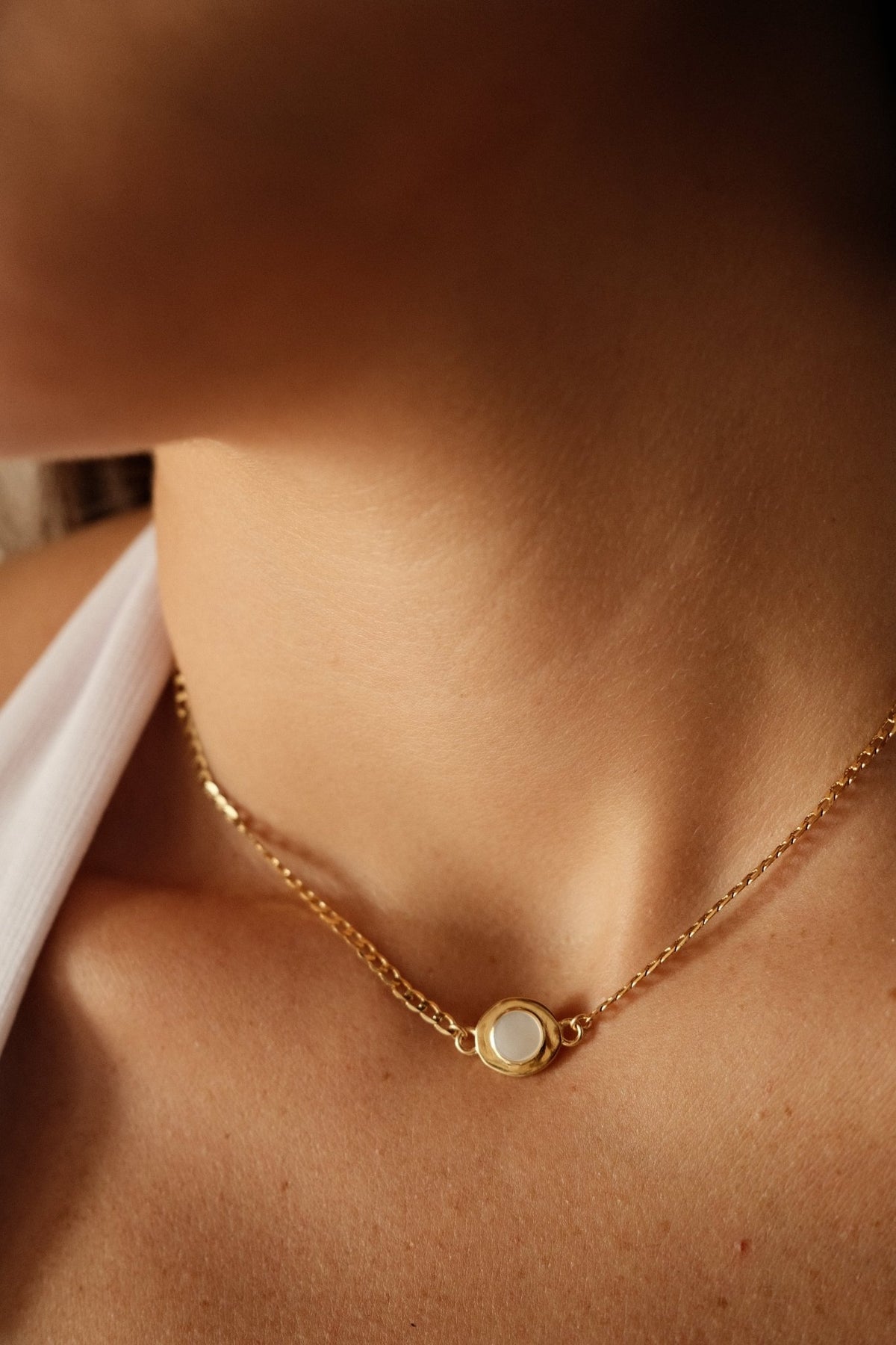 Aura Mother Pearl Necklace - MUNS