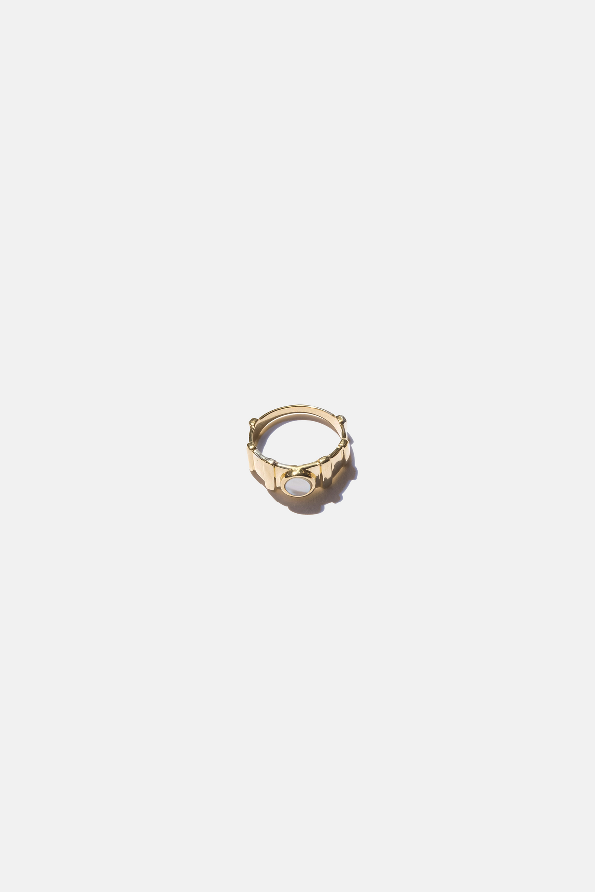 Recuerdo Mother Pearl Ring