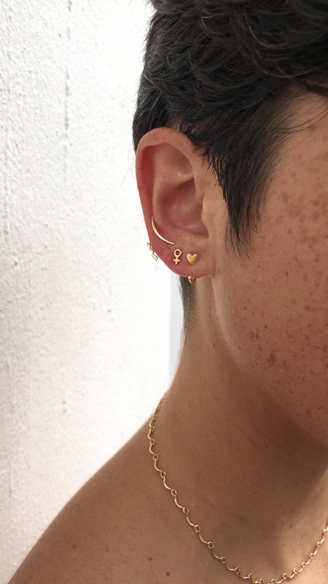 Women Power Stud - MUNS